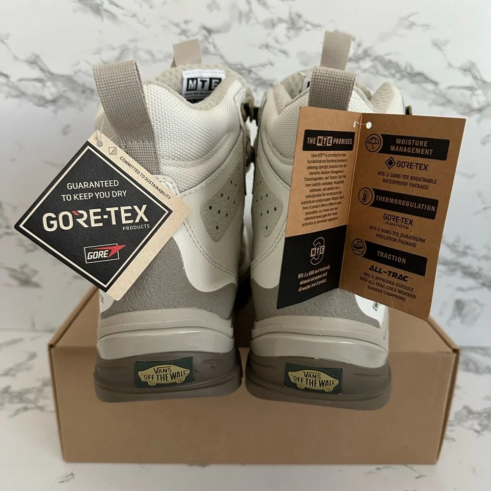 Vans UltraRange EXO Hi Gore-Tex MTE-3 Hiking Trek Snow Boots Women’s Size 10
